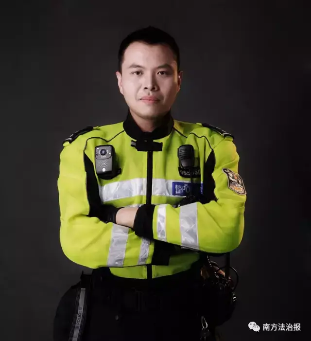 探寻深圳警队20最丨巡逻里程最长的交警铁骑民警