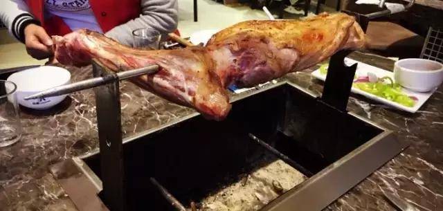 你想和谁有一腿长春最好吃的烤羊腿大盘点