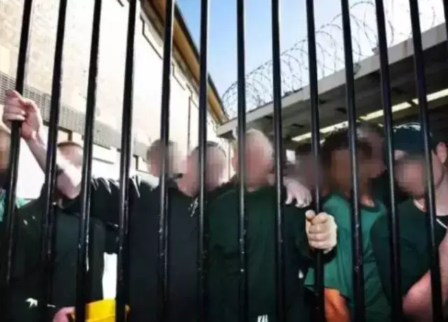 对于恋童癖我们零容忍！莫让一双黑手毁了孩子