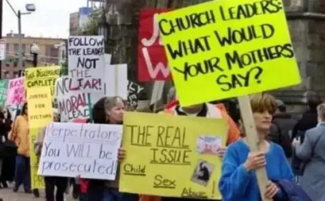 对于恋童癖我们零容忍！莫让一双黑手毁了孩子