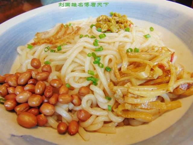 著名的桂林米粉是干捞的卤菜粉 桂林不仅仅是山水美,还有这些不可
