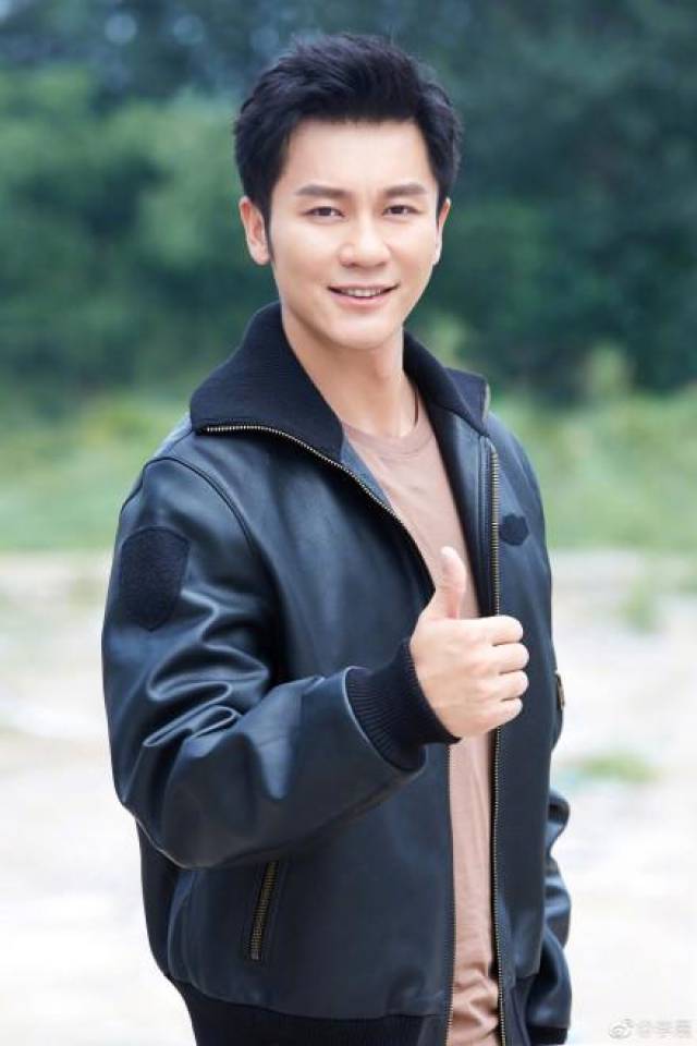 八一建军节,吴京李晨范冰冰等明星纷纷发文祝贺