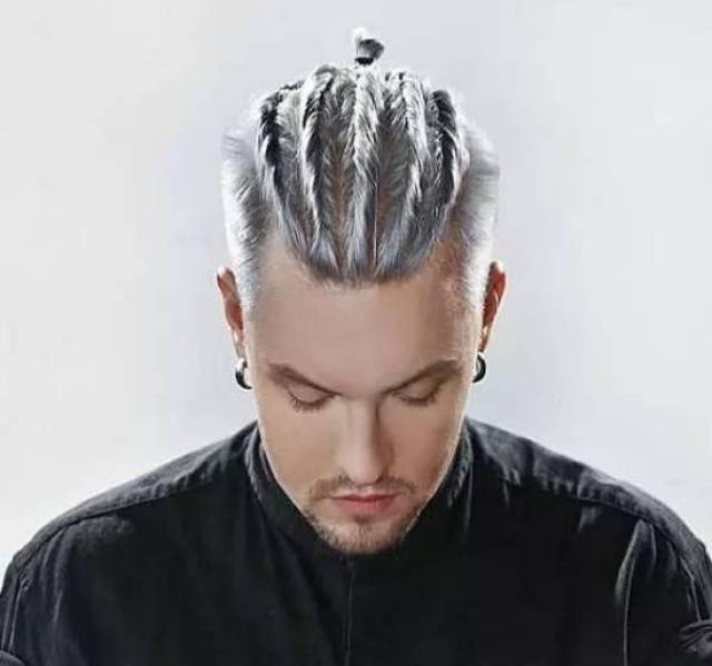 男生什么发型最难驾驭 38df7151e89946c6b3cbb6e436b842f5.jpeg
