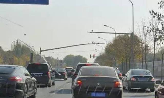 什么是停车制动 891aa130ec9d43748e44ea4342a77dbd.jpeg
