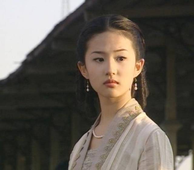 新金粉世家刘诗诗冷清秋 网友:这白秀珠背景多