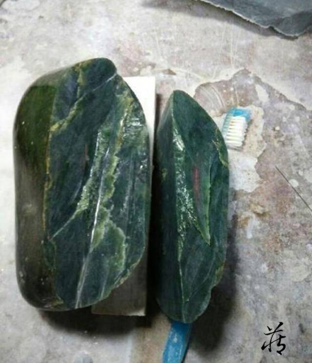 从一块稀有的碧玉籽料说起