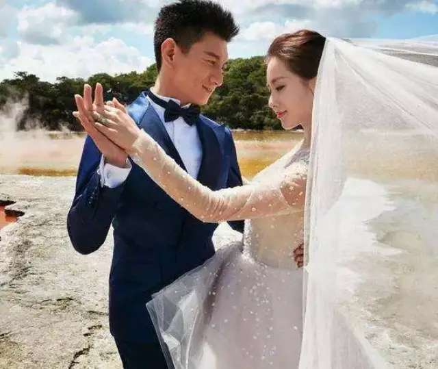 22对明星婚纱照,你最看好哪一对!