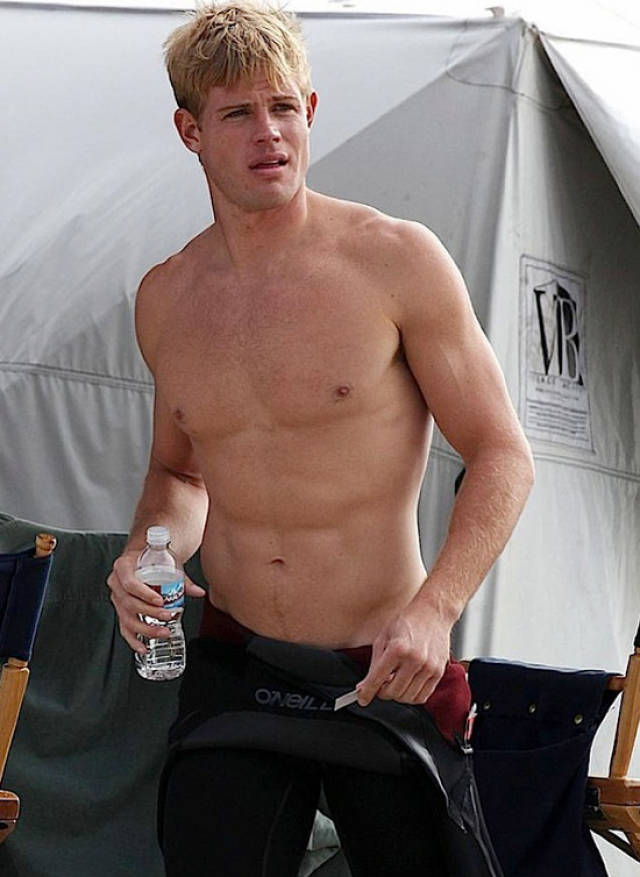 trevor donovan from《新飞越比佛利》