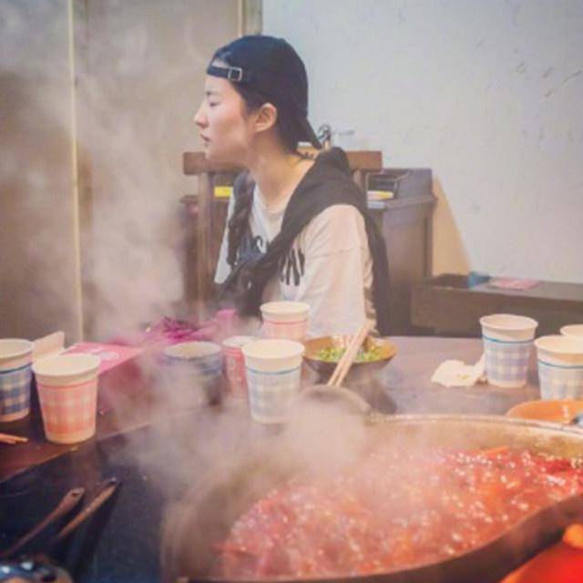 短剧中的火锅盛宴，短剧中的火锅盛宴狂欢！