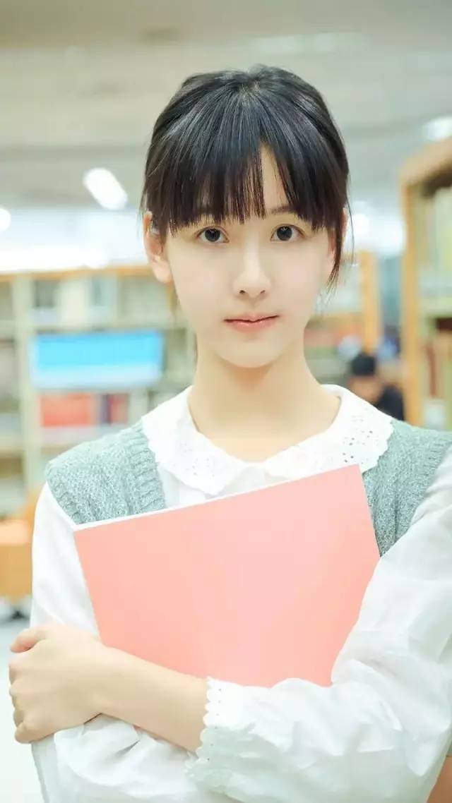 ▼ 深圳大学校花 ▼ 武汉大学校花 ▼ 厦门大学 ▼ 这么多的校服女神