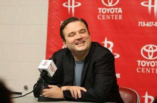 纵览阿里扎职业生涯的总薪资,只能用少的可怜