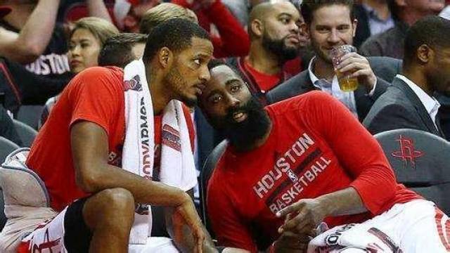 纵览阿里扎职业生涯的总薪资,只能用少的可怜