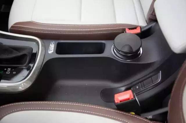 自动挡给我惊喜 试驾北汽幻速s5 cvt