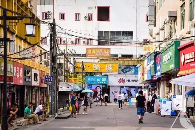 一个家 大度地包容了我们生活的各种拮据 承载我们对珠海这个城市的梦