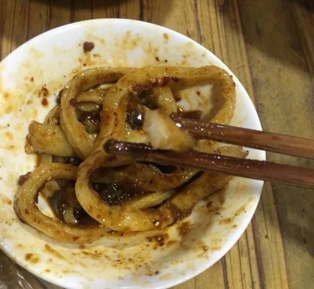这甜中带辣,辣中带香的味道,实在是让人难忘. 地址:文殊院街39号 编辑