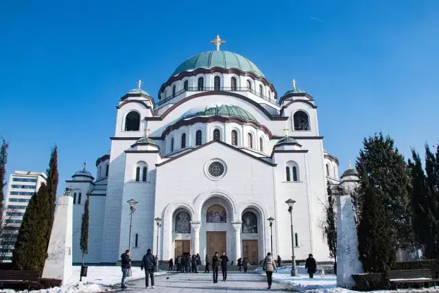圣萨瓦大教堂是世界上迄今为止最大的东正教教堂,至今仍未完全建成.