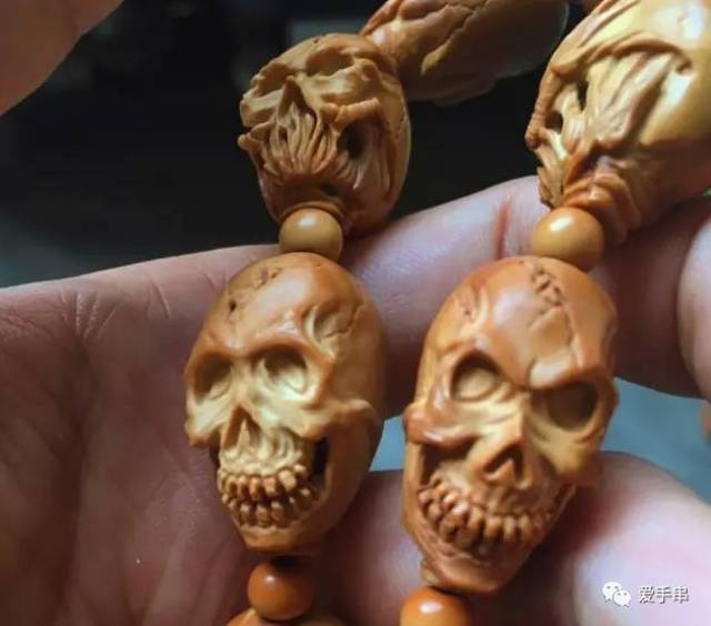 上吊、棺材、骷髅…这些丧文玩,真的可以一挂