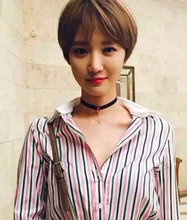 wuli诗诗啊,齐脖短发的她显得温柔又知性,360度无死角啊.