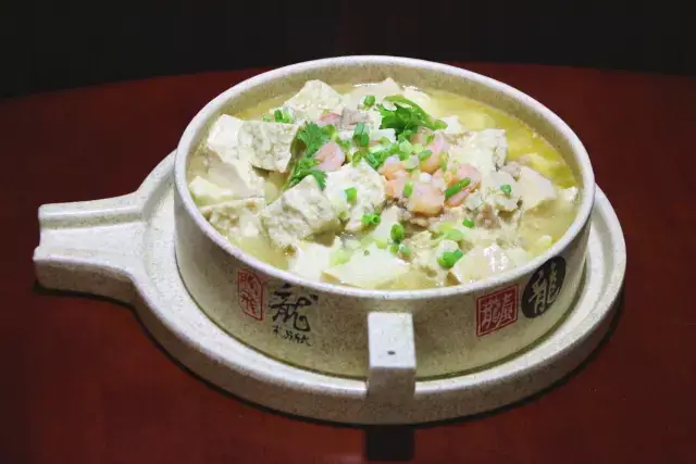 老汤煨石磨豆腐