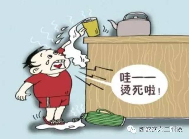 九江一岁女童臀部被开水烫"熟"!烫伤急救动作要牢记