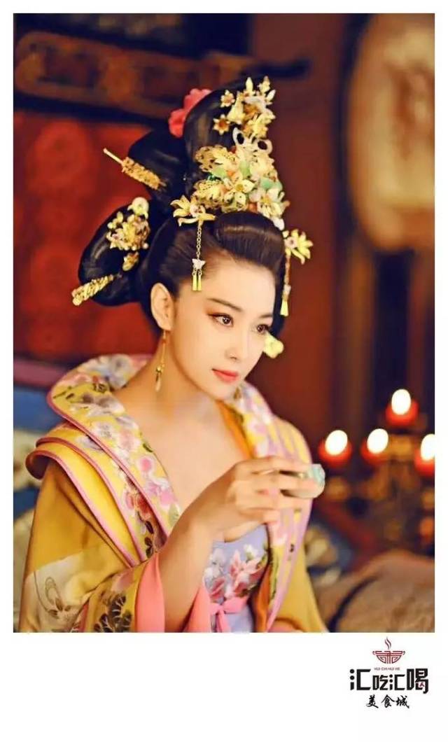 2013年,她出演古装历史剧《精忠岳飞》.