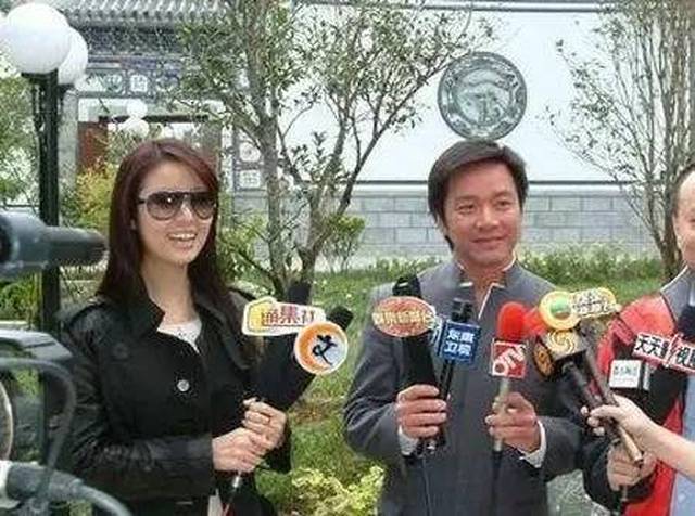 和林心如分开后,唐季礼又和三级片女星蓝燕传出过绯闻.
