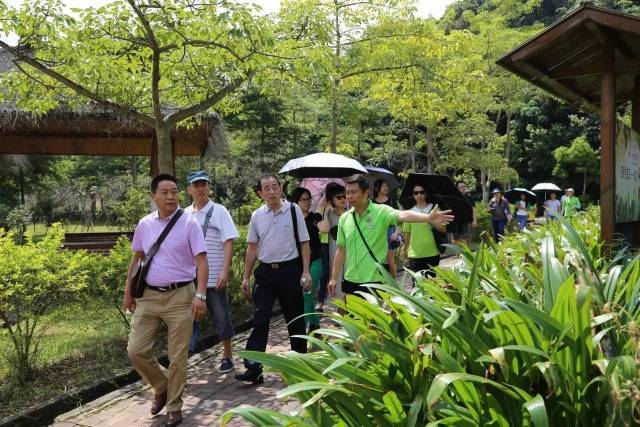 数十家旅行社参观考察田野绿世界,助力景区2017秋季研学旅游市场拓展.