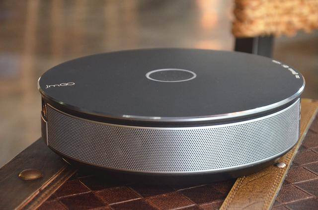 抛弃液晶电视?无惧蓝光威胁,百寸LED投影仪真