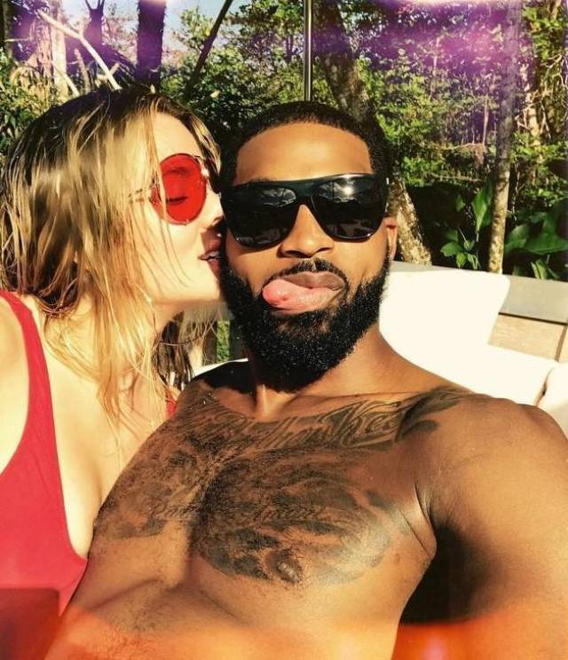 看休赛期球员都在干吗,詹姆斯脚趾成亮点,哈登