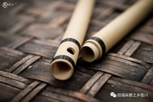 景颇族有个独特的吹管乐器叫"吐良"