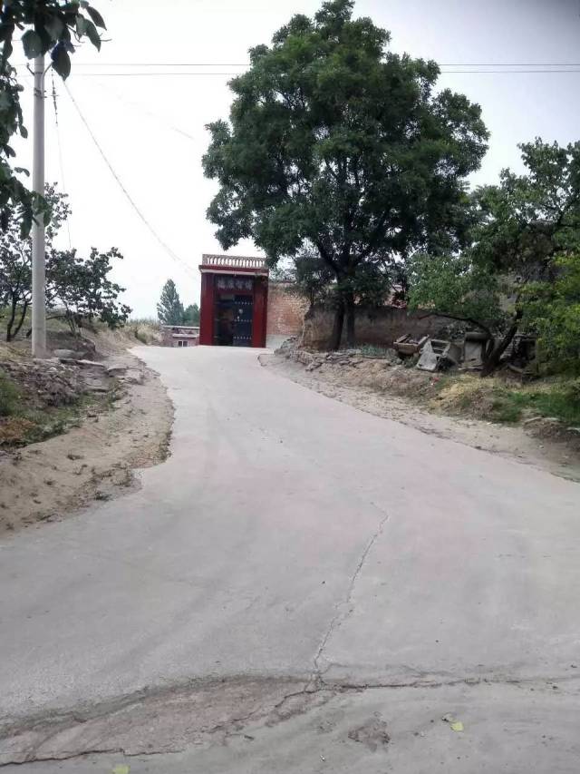 霍州市李曹镇韩壁村 的韩壁遗址,遗址地势东高西低,南北为冲沟,东西