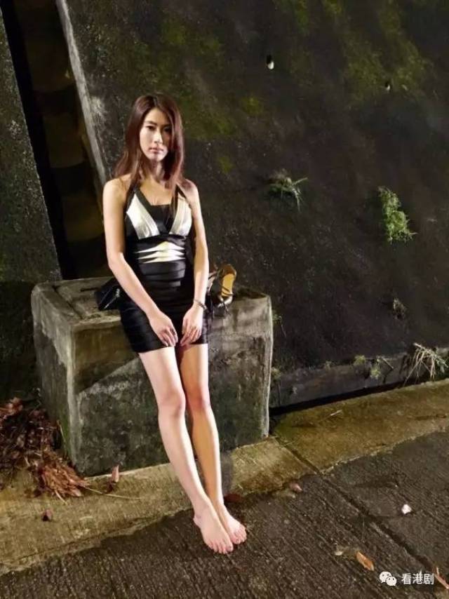 谢芷伦拍剧豁出去,赤脚行山无问题!