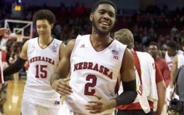 8.20全球体育营销TOP10|嘉士伯推出利物浦限量版啤酒 大众将赞助