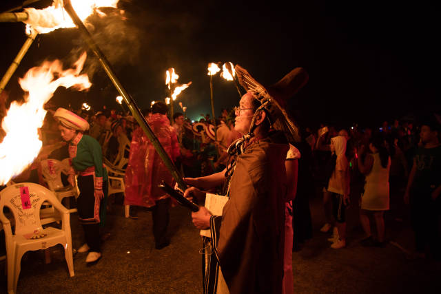 晴隆·彝族火把节,古老祭祀万人空巷