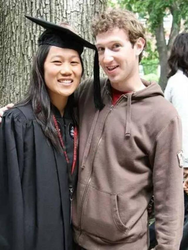 一边怀二胎,一边当霸气ceo,扎克伯格老婆真的开挂了