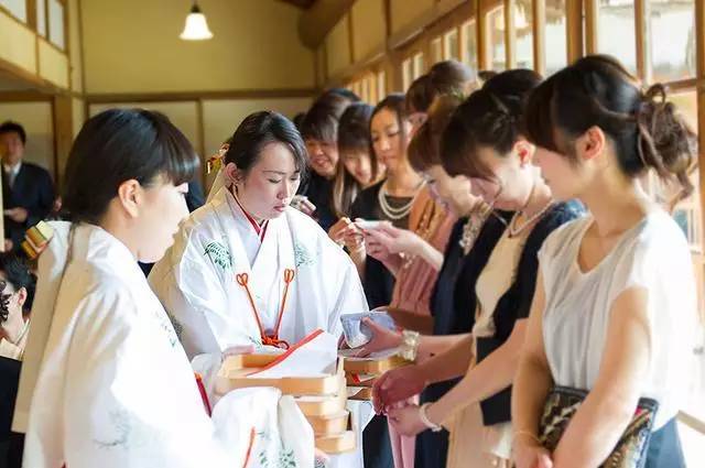 繁琐但尊重传统的日本神前式婚礼的流程是什么样的?|日本文化