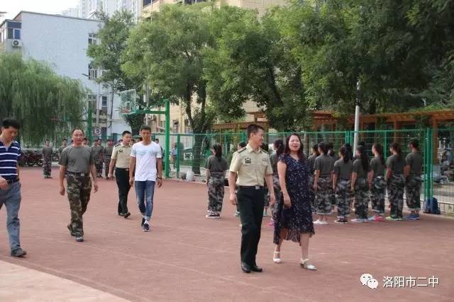 学习军人精神,铸造二中品质