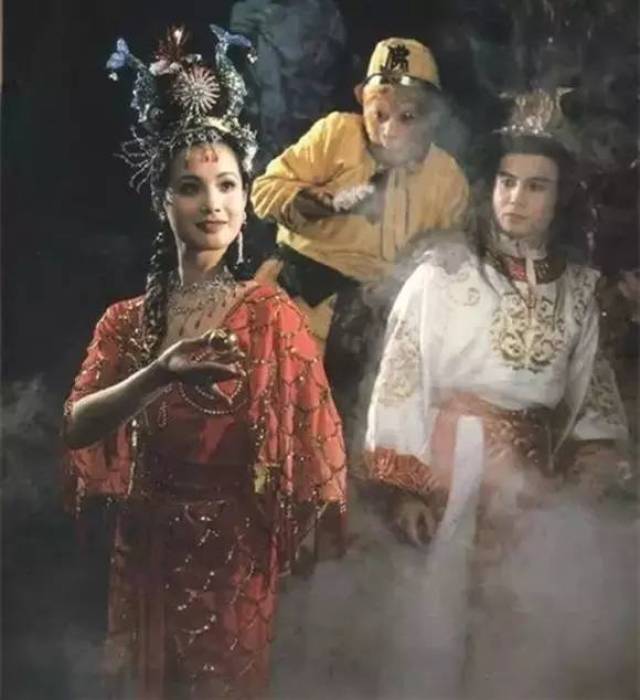 西游记剧组春节晚会马兰还是那么漂亮!