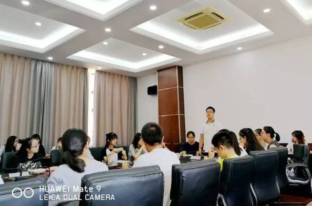 英语大咖指点迷津,奉贤学子获益匪浅--奉贤中学