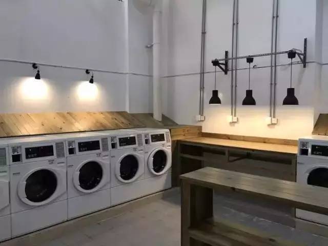 宿舍楼下的洗衣房
