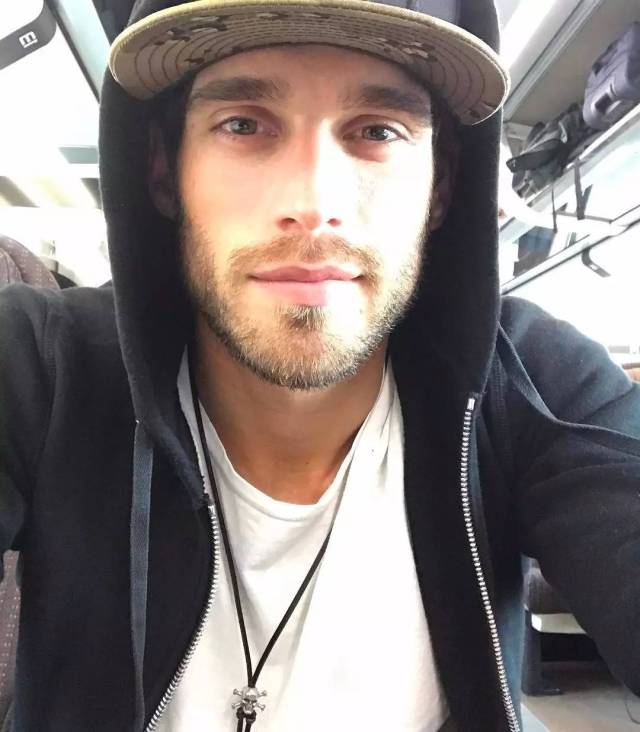 肉体| 意大利五大男模之 simone bredariol