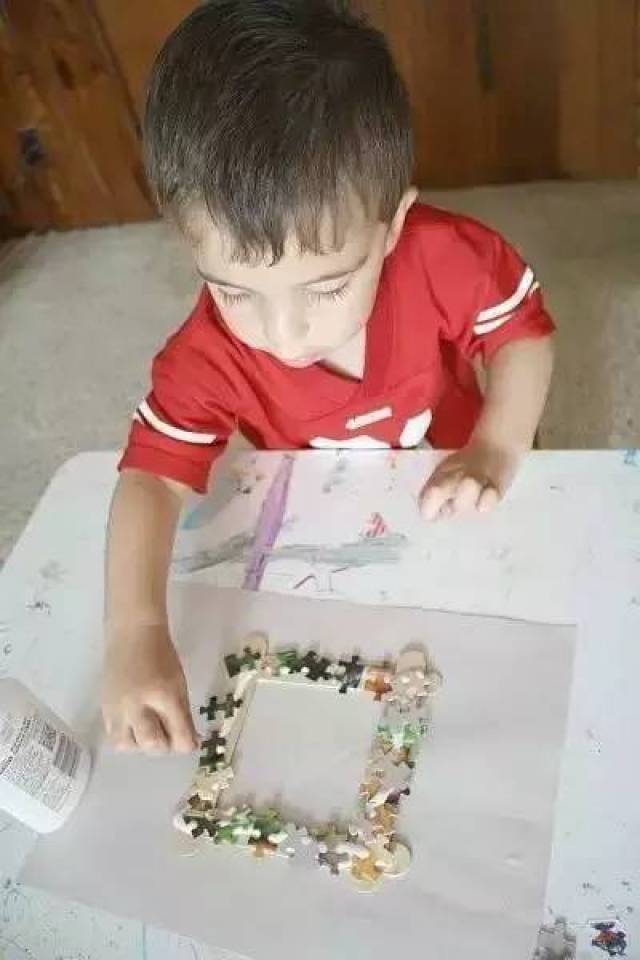 20款亲子手工之相框制作，用纸胶带、树枝、纸皮就能做出美美的相框哦~