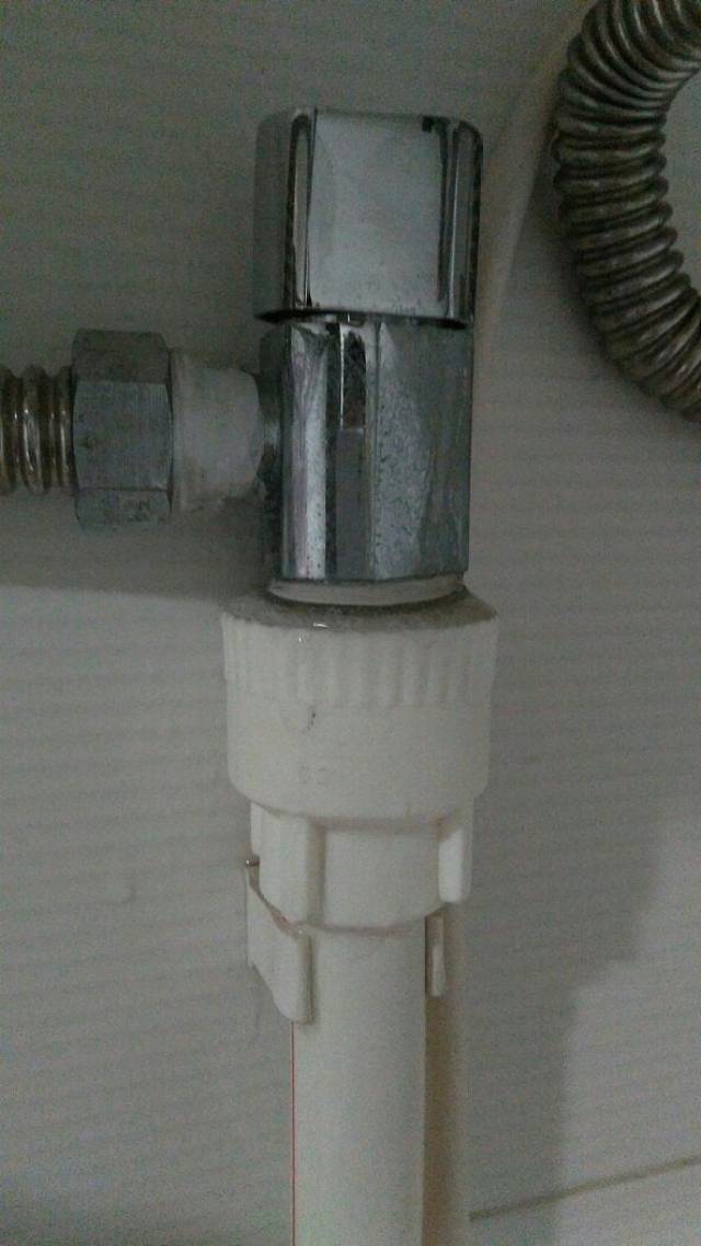 角阀漏水怎么办?听合肥维修师傅这么一说,法子绝了!