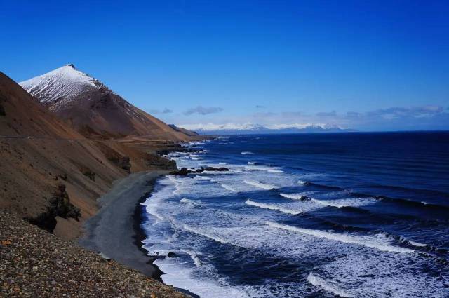 的航班选择比较多,西格陵兰的ilulissat,nuuk,东格陵兰的kulusuk,都是