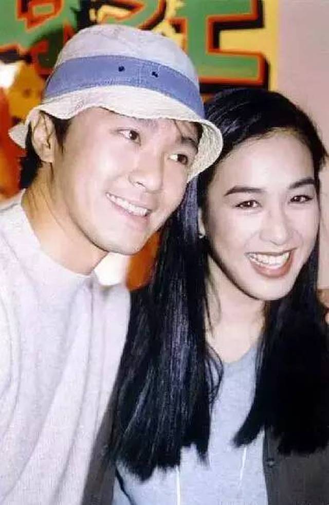周星驰&钟丽缇(图片来源:豆瓣)