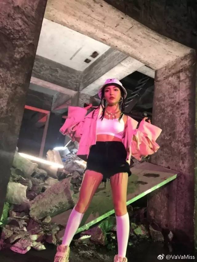 18岁大陆女rapper,十八岁女rapper仙踪门 国内第一女rapper vava火了!这些大牌绝对会找上她(不