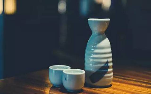 白酒为何要"干杯"?是"干"还是"品"?