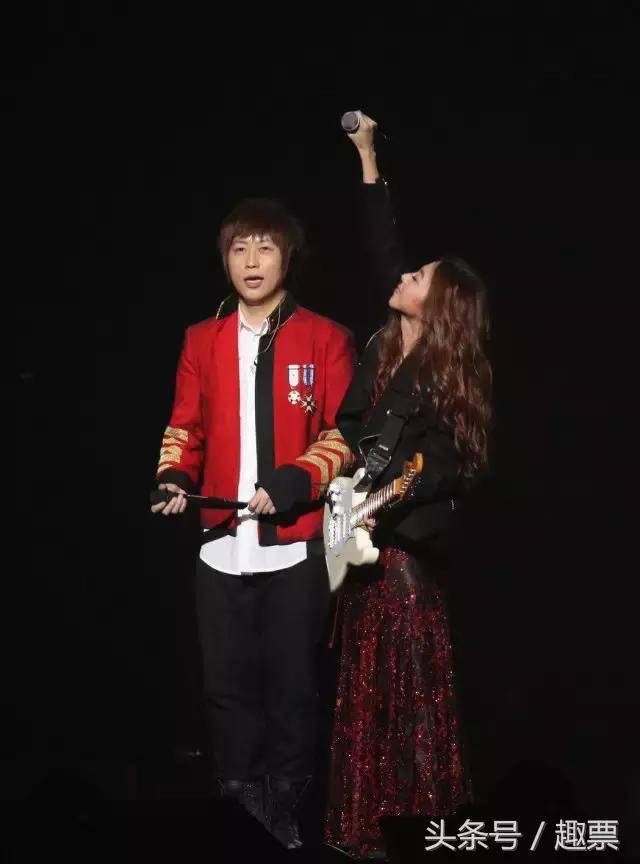 陈绮贞广州演唱会开票!五月天阿信现场与女方害羞合唱《私奔到月球》