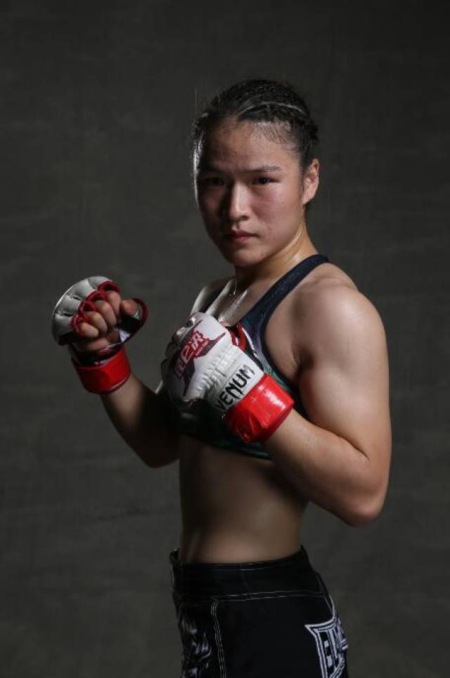 现年28岁的张伟丽是中国mma女子草量级最强选手,目前被世界格斗媒体