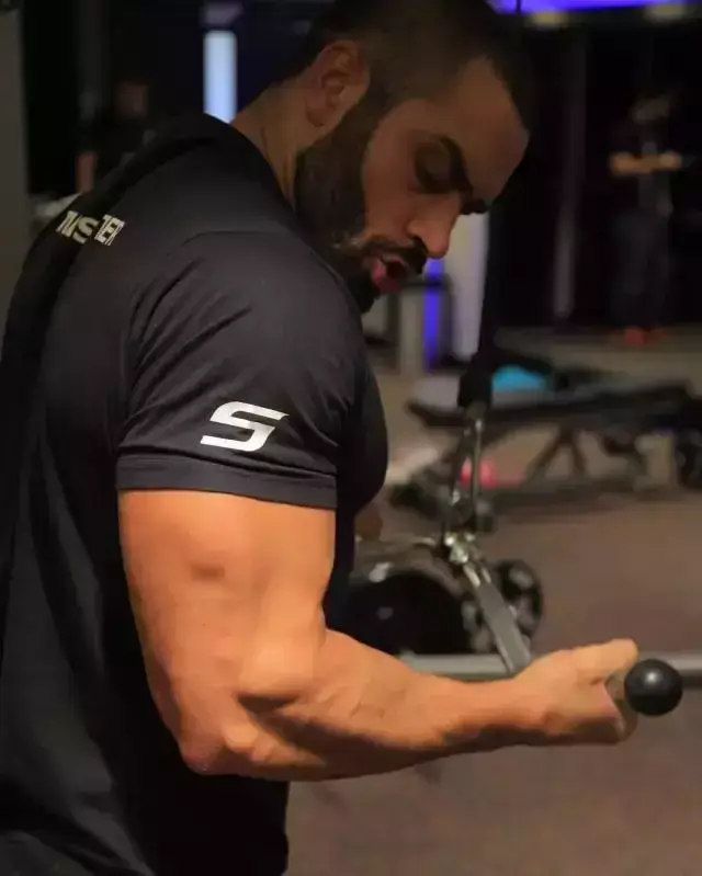 世界顶级健身男模lazar angelov,行走的肌肉艺术!